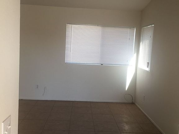 4th image of 14248 Gale Dr