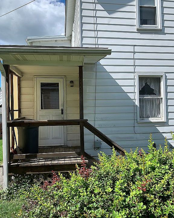 1st image of 468 4th St