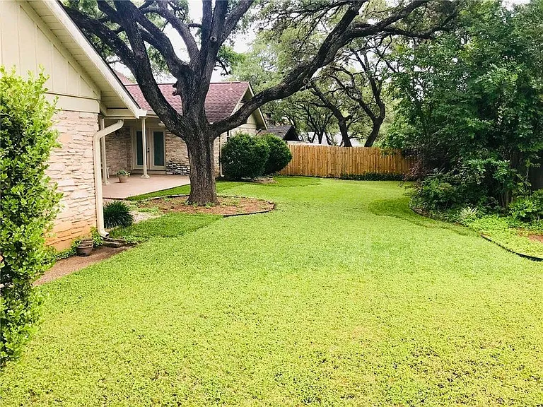 7101 Mesa Dr — Photo 2
