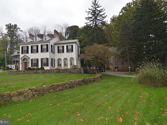 2nd image of 303 Crystal Rock Rd