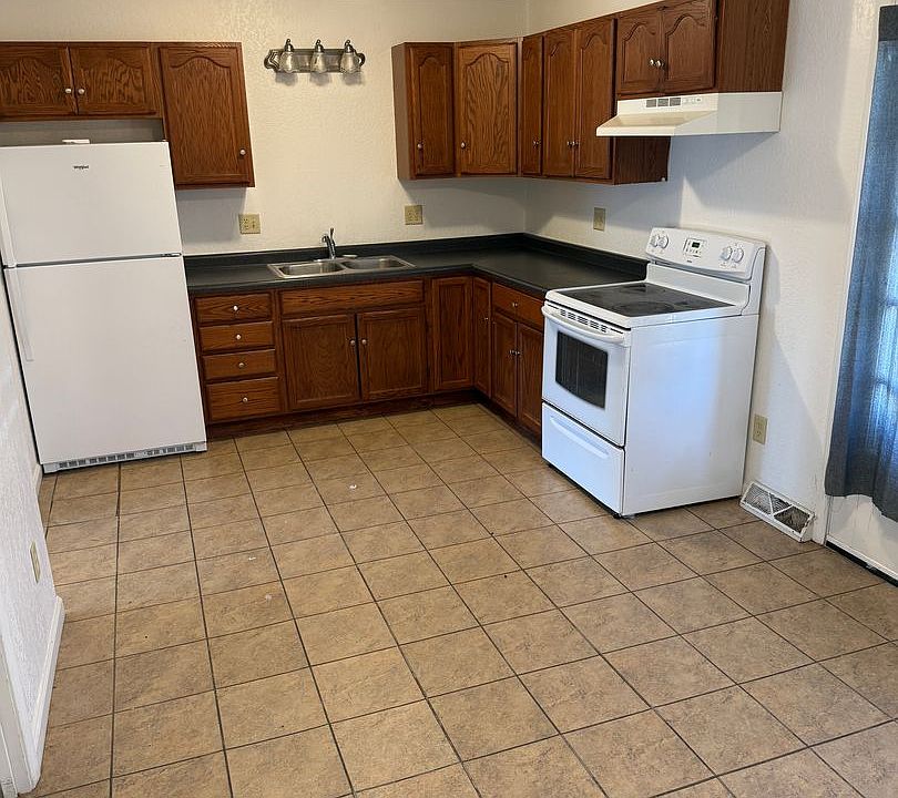 1st image of 2100 W Bremer Ave #2100