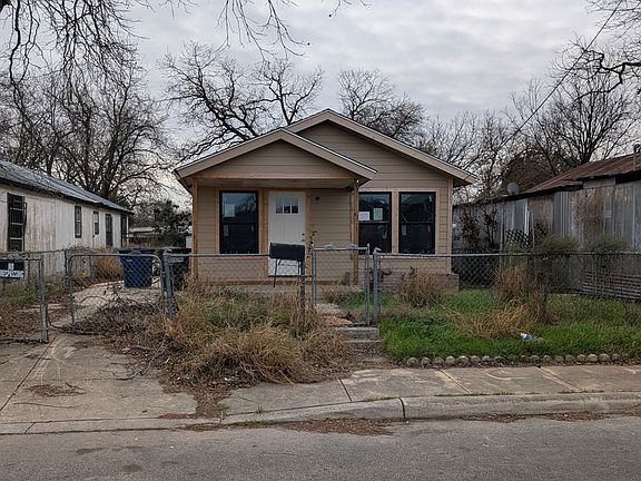 2nd image of 124 Parkview
