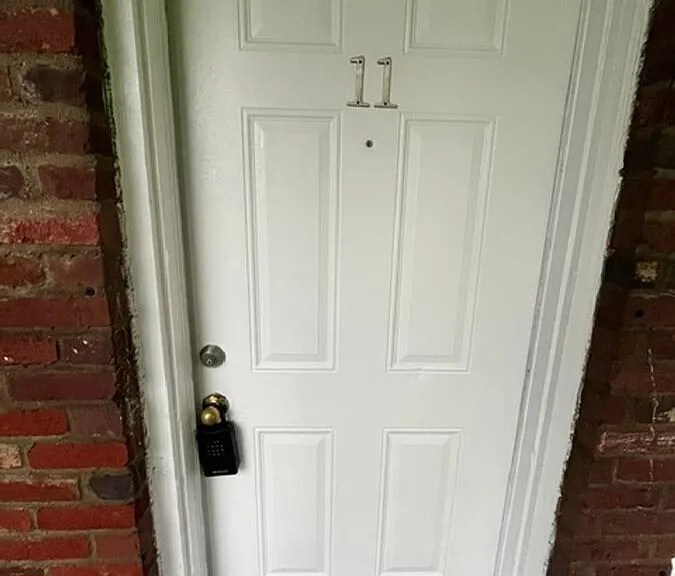 2021 Cambridge Dr #11 — Photo 9