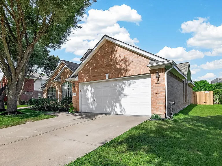 2607 Plantation Hollow Ct — Photo 3