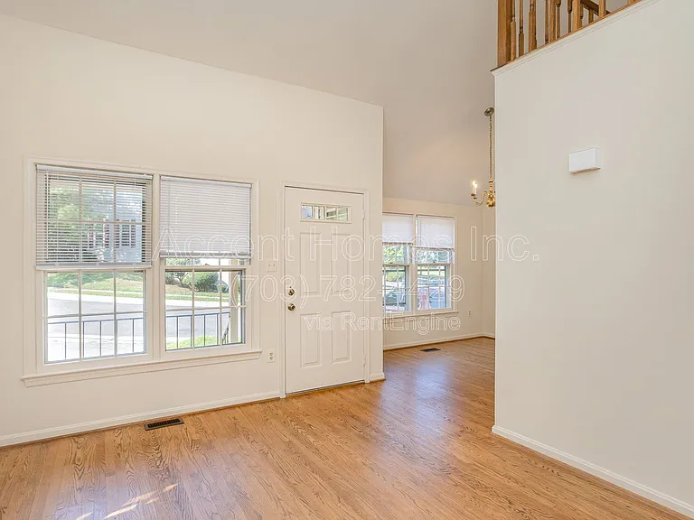 7461 Ridge Oak Ct — Photo 5