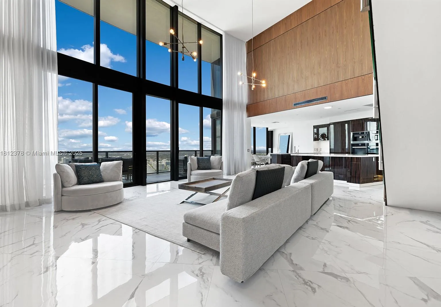 18555 Collins Avenue Cond — Photo 4