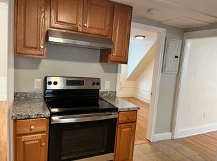 490 Chatham St FLOOR 3, Lynn, MA 01902