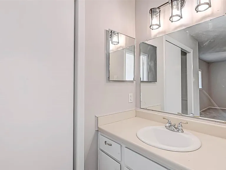 24130 Silversmith Ln — Photo 21