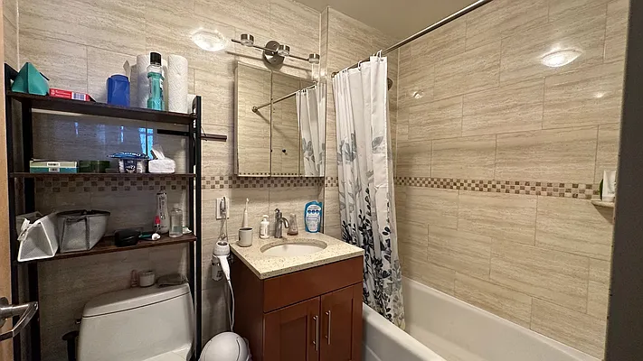 Sold by Landmark International Real Estate, LLC | media 22