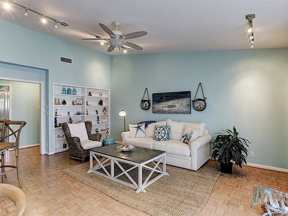 4th image of 2005 Stoney Brook Dr #6