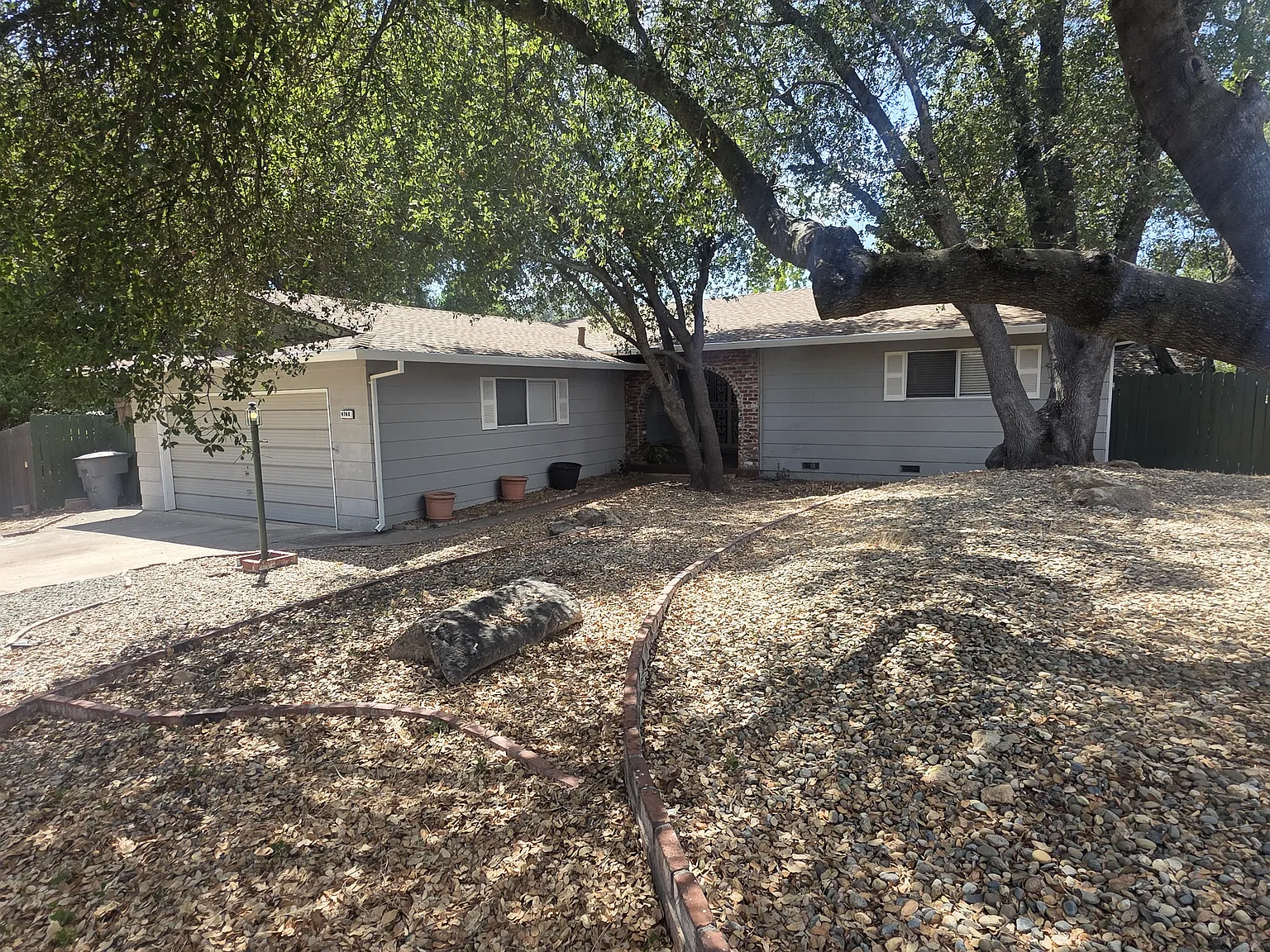 3 bed, 1172 sqft, $2,850 — Photo 1