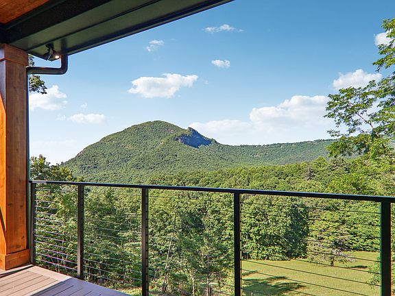 3rd image of 54 Forestland Road