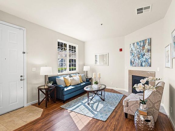 4th image of 633 E El Camino Real #102