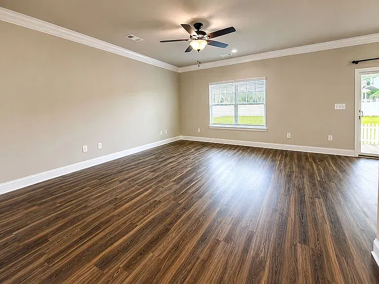4 bed, 2.5 bath, 2112 sqft, $2,500 — Photo 2