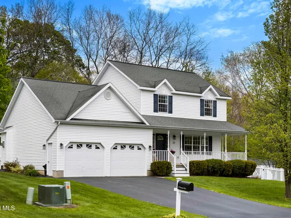 13 Tamian Pass, Ballston Lake, NY 12019