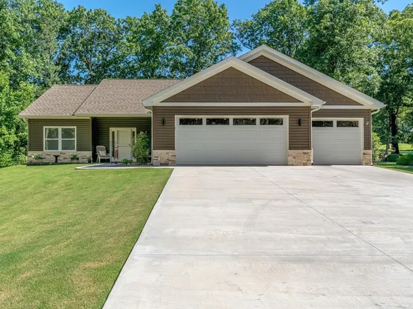 59 Tohatchi Dr, Cherokee Village, AR 72529