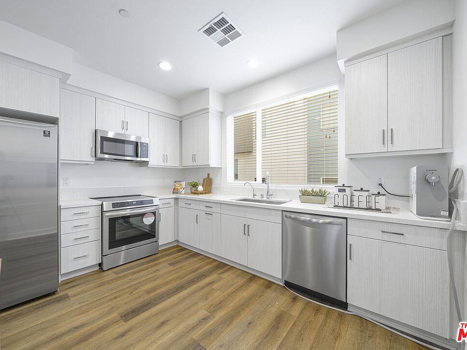 1st image of 316 Bridgewater Way Unit 4