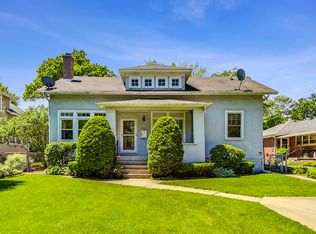 2520 Green Bay Rd, Highland Park, IL 60035