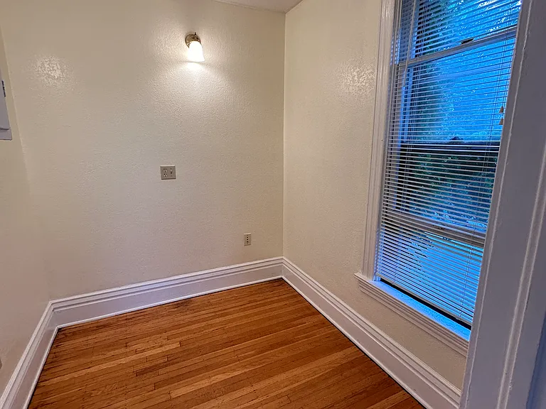 1027 18th Ave SE #2 — Photo 7