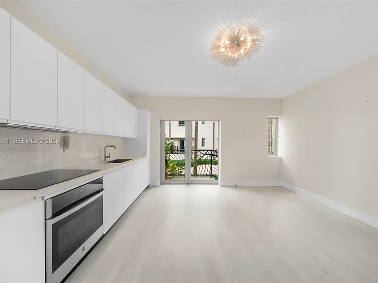 435 21st St #103 — Photo 5