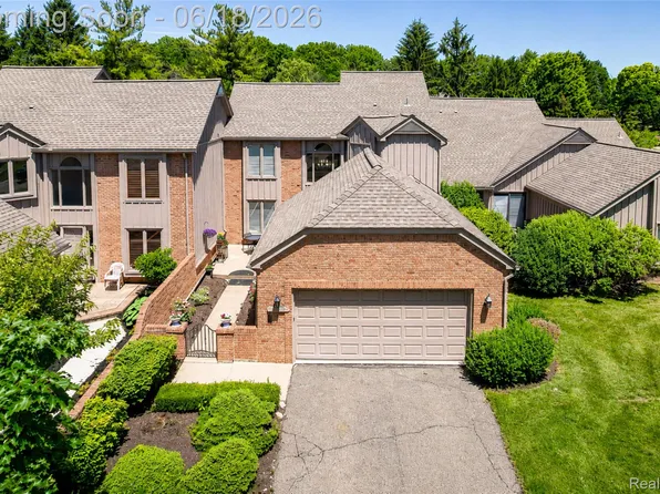 37520 Amber Dr, Farmington, MI 48331