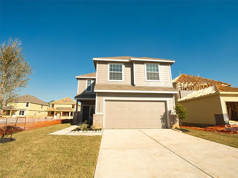 2225 Angie Kaye Dr — Photo 1