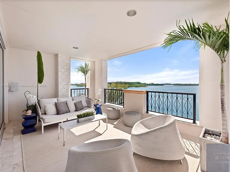 5142 Fisher Island Dr #5142 — Photo 13