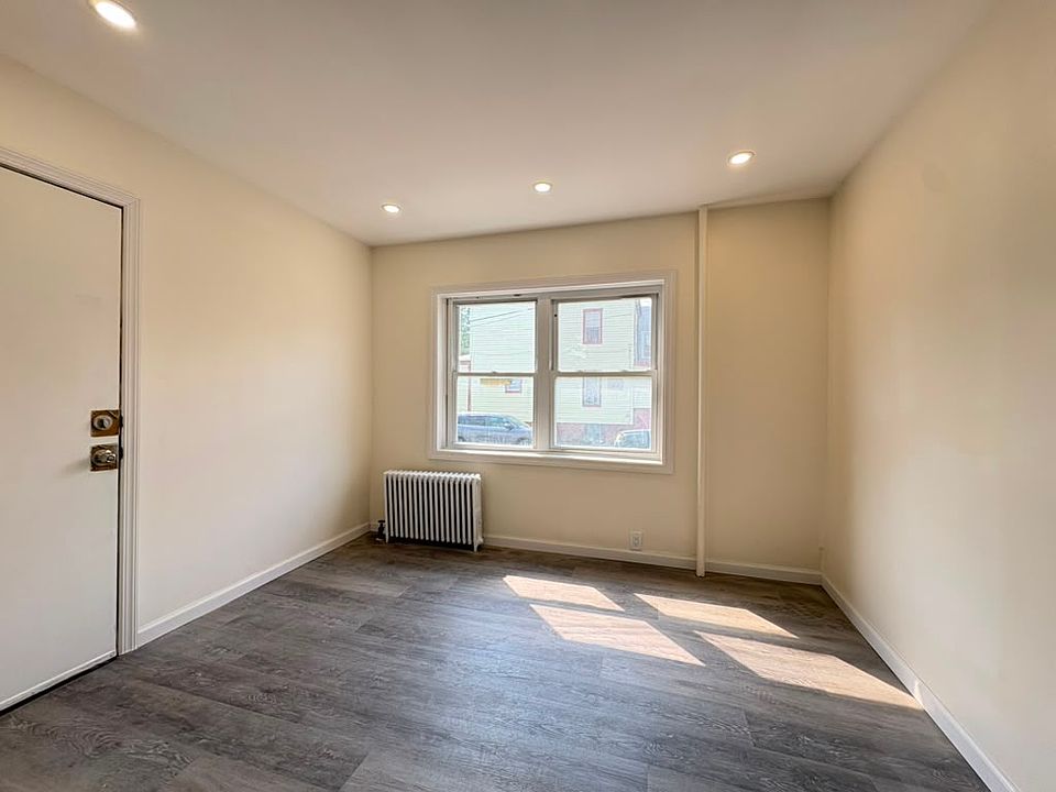 2nd image of 204 Duncan Ave APT 2