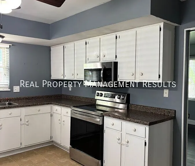 1762 Spring Ct — Photo 6