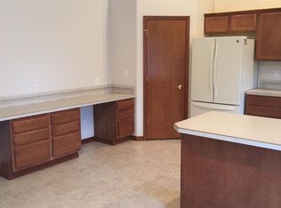 8306 W Clearwater Pl, Kennewick, WA 99336