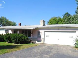 4187 Red Bird Ln, Flint, MI 48506