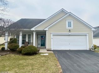 29 Kensington Cir, Belvidere, NJ 07823