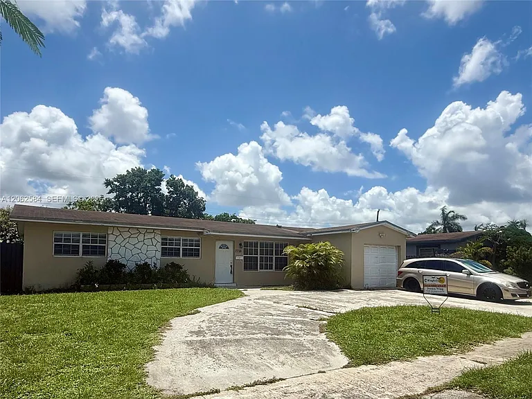 7710 NW 5th St — Photo 1