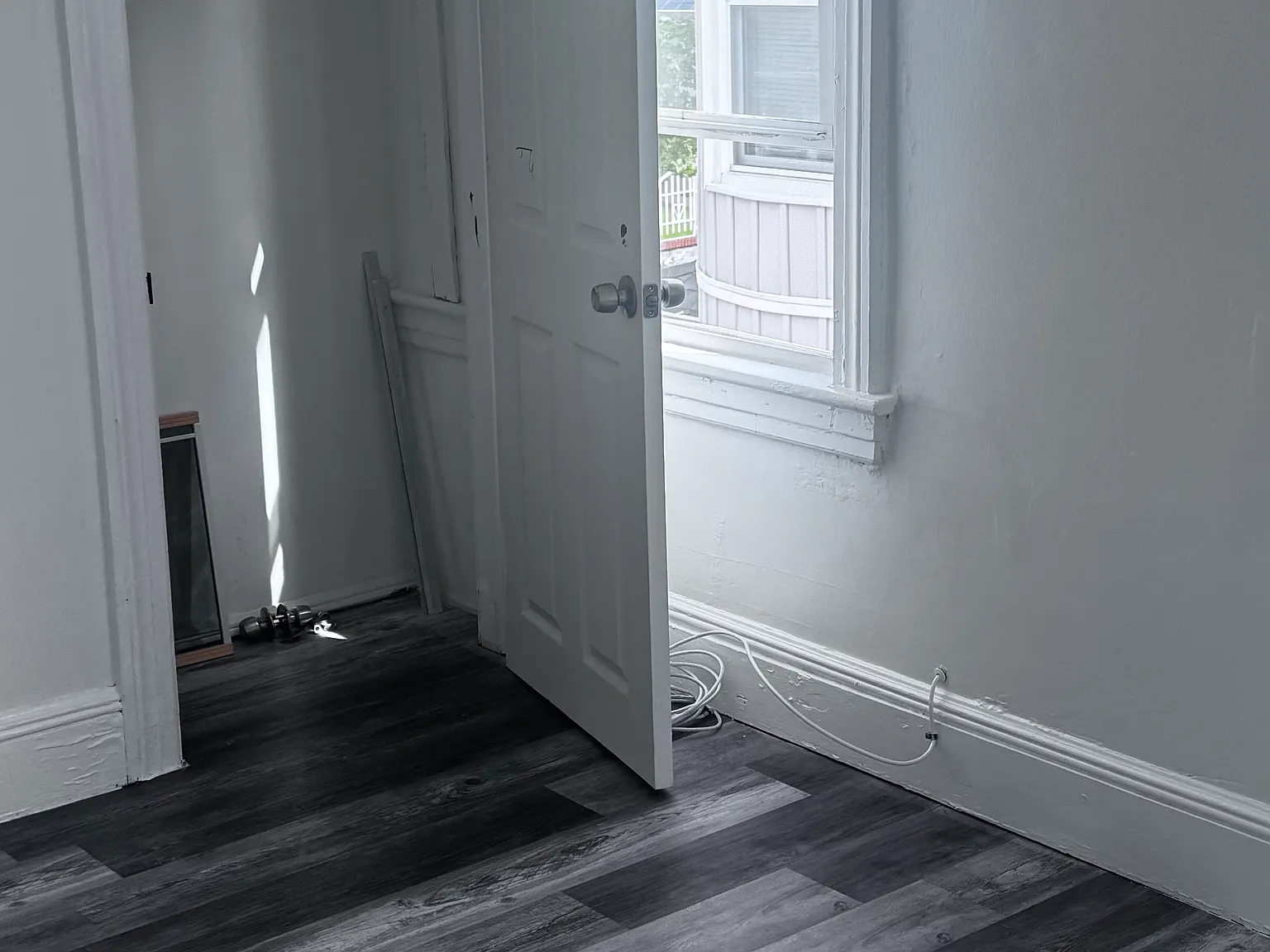 3 bed, 1.5 bath, 700 sqft, $2,300 — Photo 4