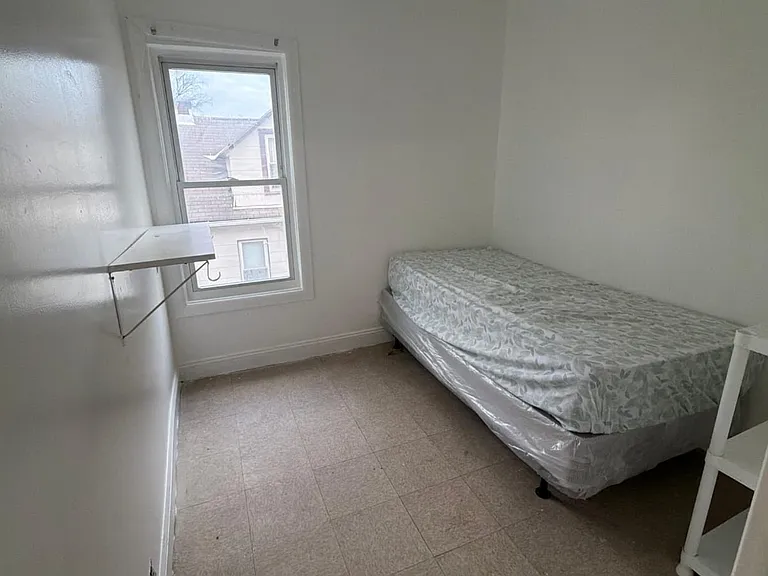 3907 Newark Ave #2 — Photo 9
