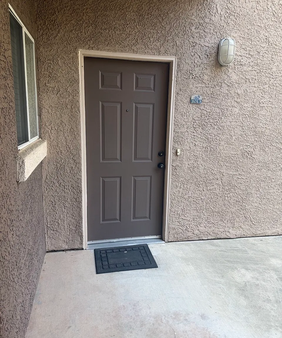 1 bed, 758 sqft, $1,900 — Photo 1