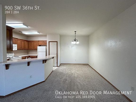 5th image of 900 SW 36th St