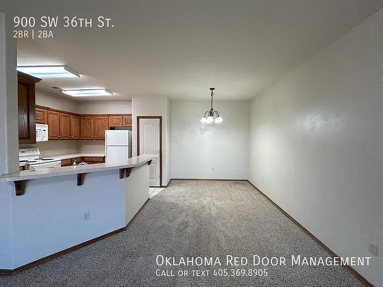 900 SW 36th St — Photo 5