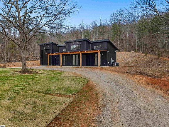 2nd image of 458A Bates Crossing Rd