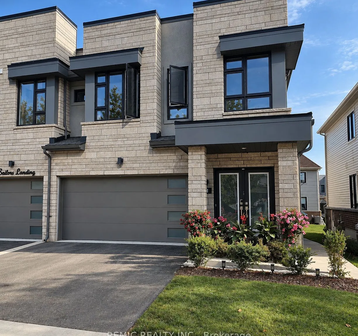 4 bed, $3,600 — Photo 1