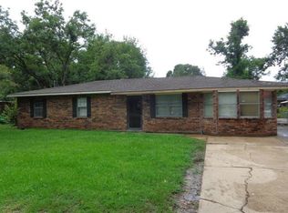 318 Cheryl St, Ville Platte, LA 70586