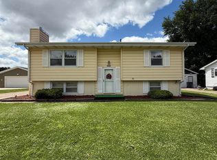 1609 Hillary Ave, Burlington, IA 52601