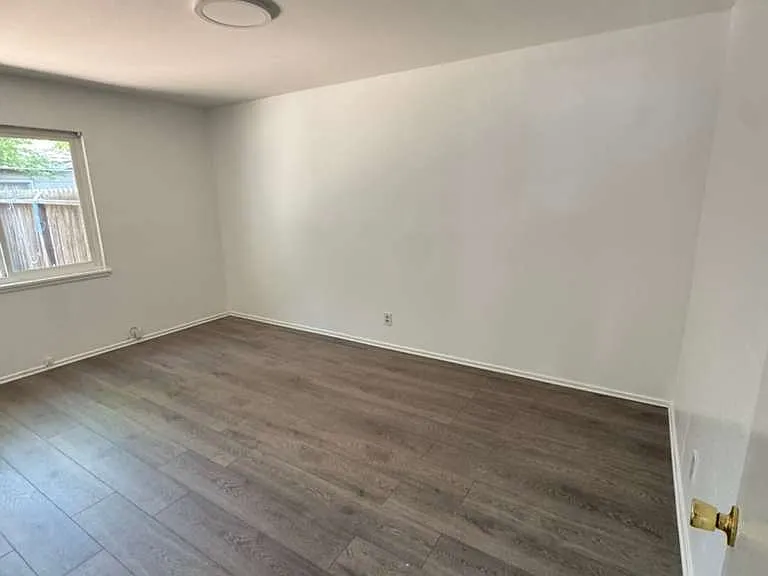601 Russell Blvd — Photo 17