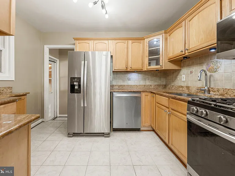 11809 Timber Ln — Photo 2