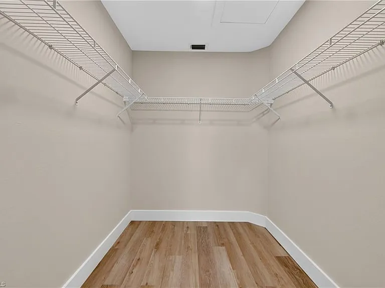 1915 Courtyard Way #202 — Photo 16