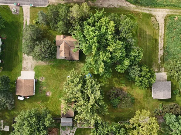 525 1st St SW, Melrose, MN 56352