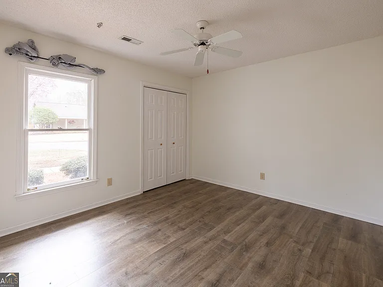 112 Glendale Dr — Photo 6