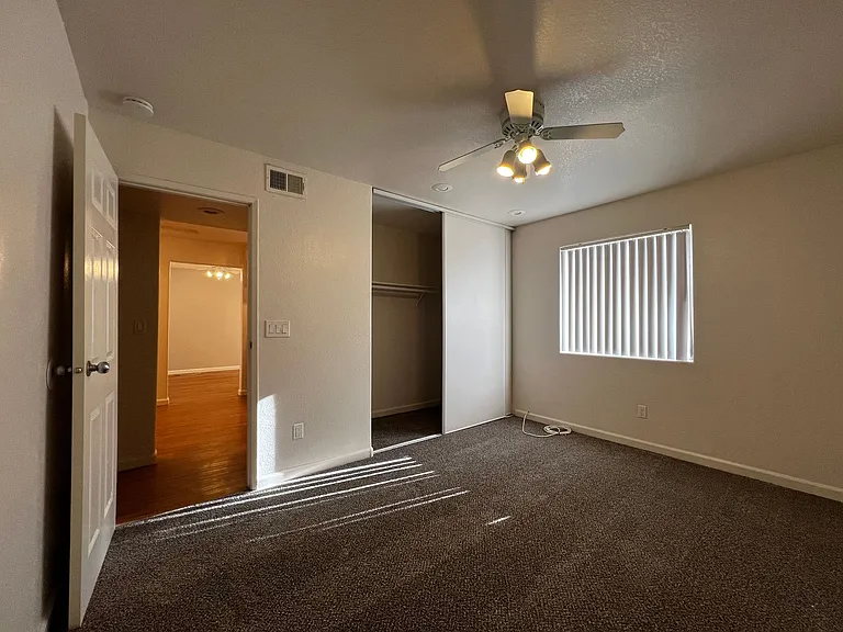 Canyon Club Apartments — Photo 27