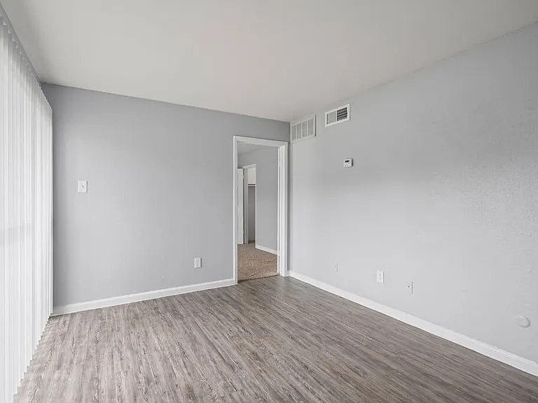 The Montclair — Photo 11