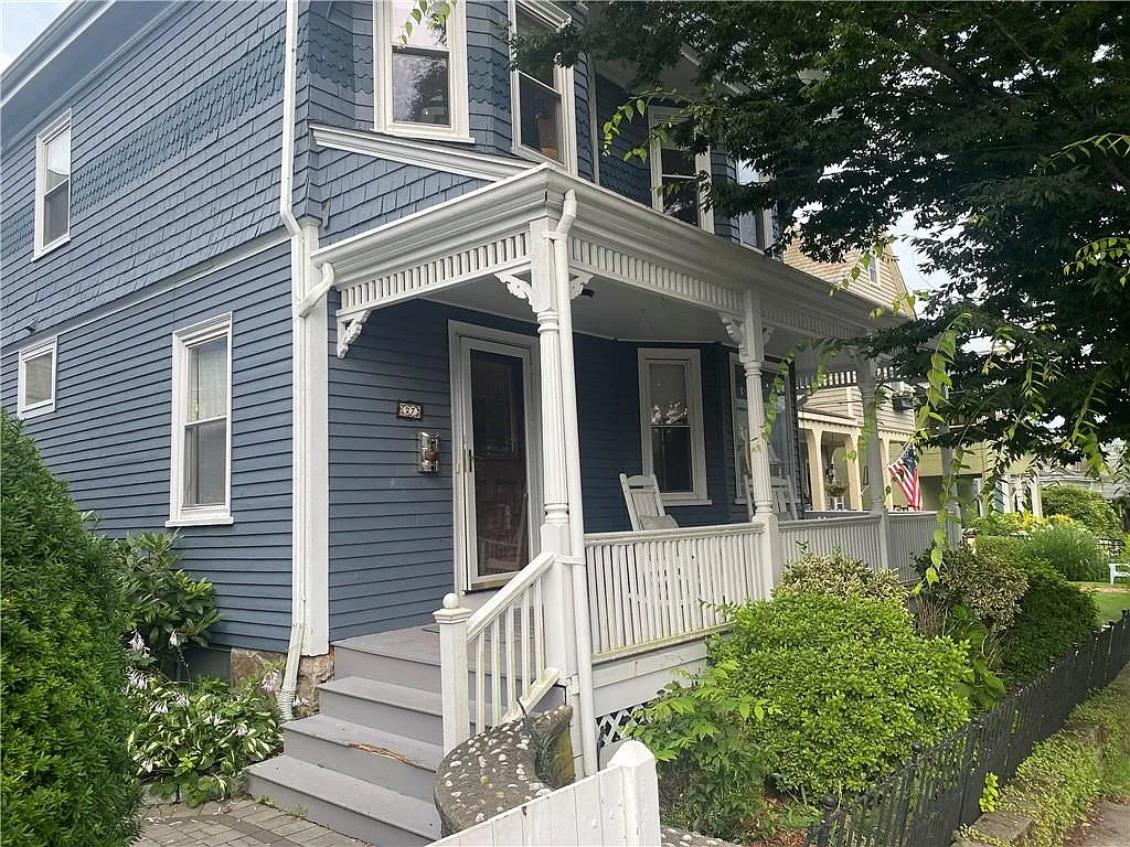 Building Photo - 27 Mann Ave